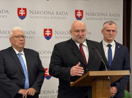 Strana Vidieka zamedzila zneužívaniu pokutovania vodičov za rýchlosť v obciach